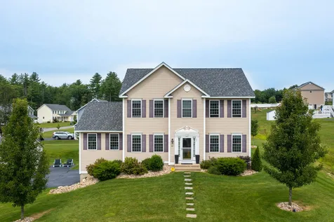 4 Snowberry Hollow Londonderry NH 03053