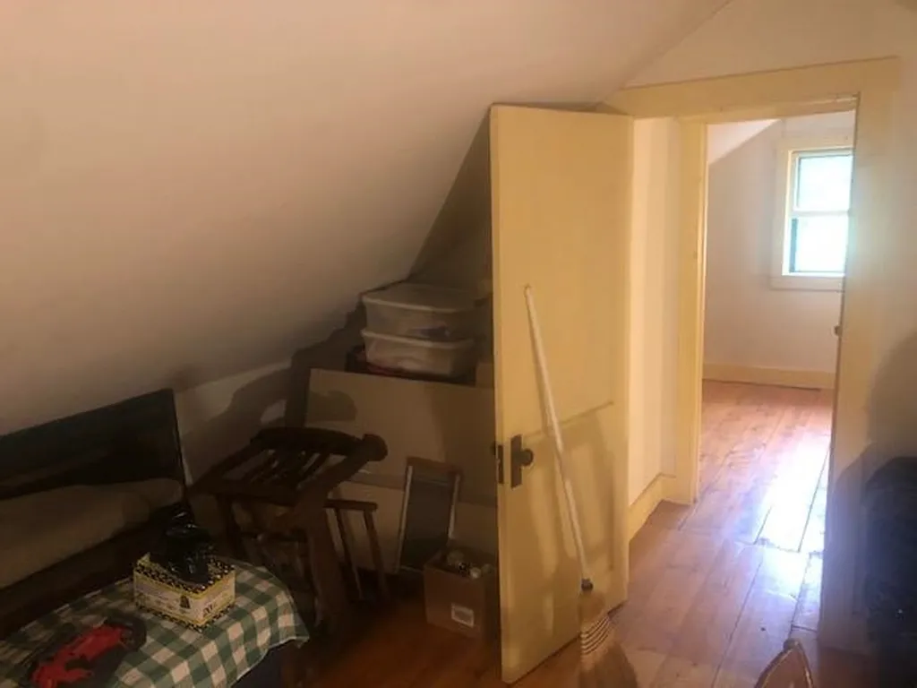 111 Peninsula Road Eden VT 95652