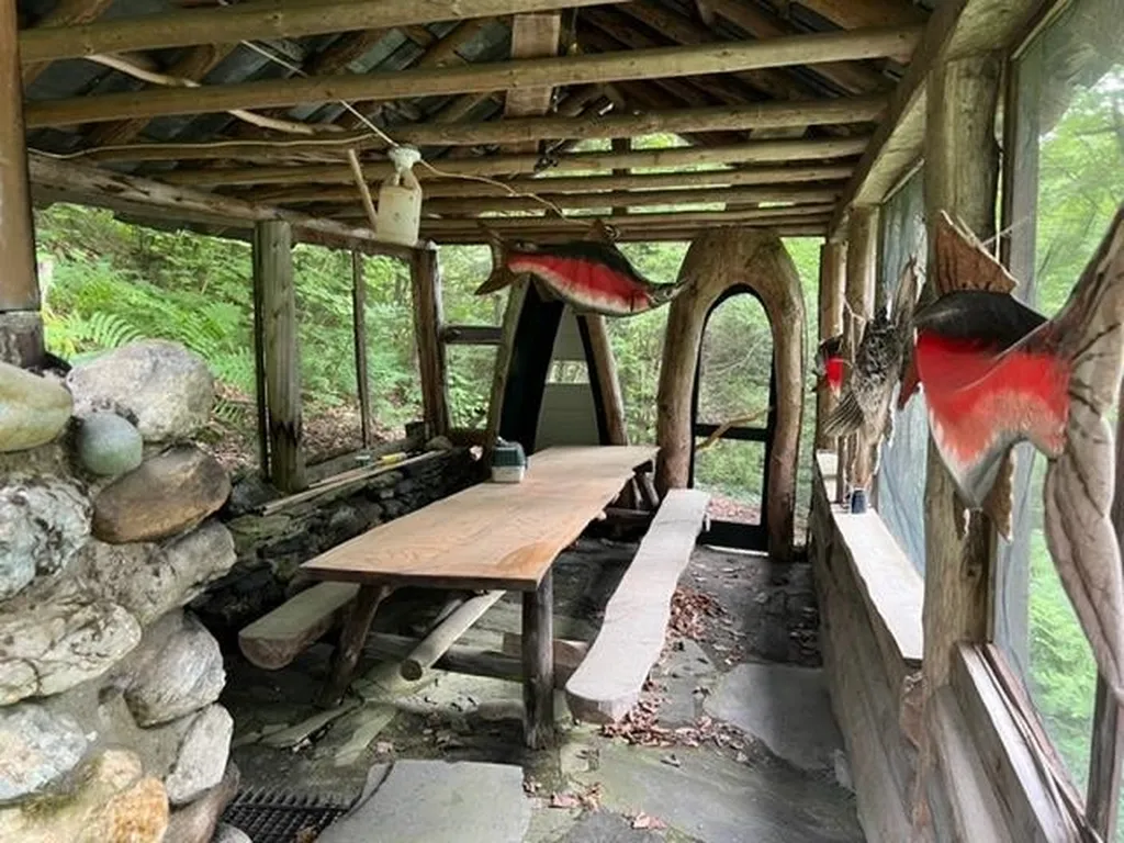 111 Peninsula Road Eden VT 95652
