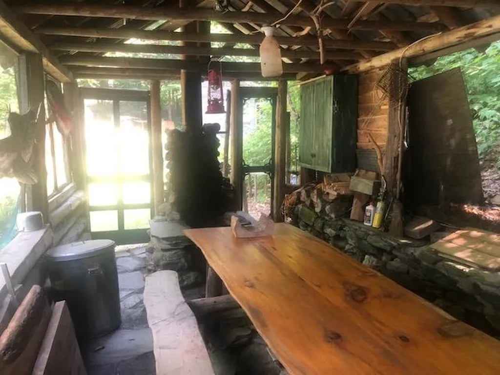 111 Peninsula Road Eden VT 95652