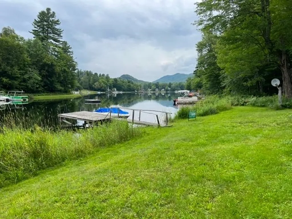 111 Peninsula Road Eden VT 95652
