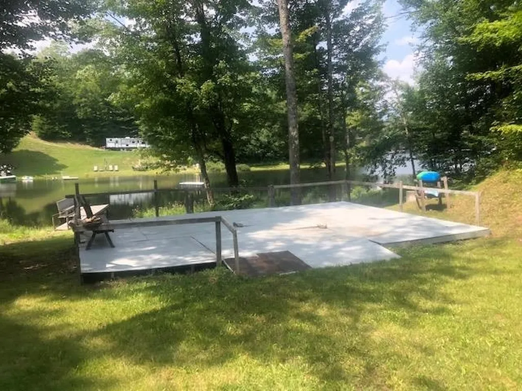 111 Peninsula Road Eden VT 95652