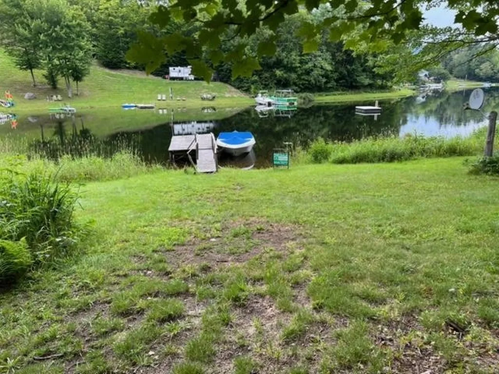 111 Peninsula Road Eden VT 95652