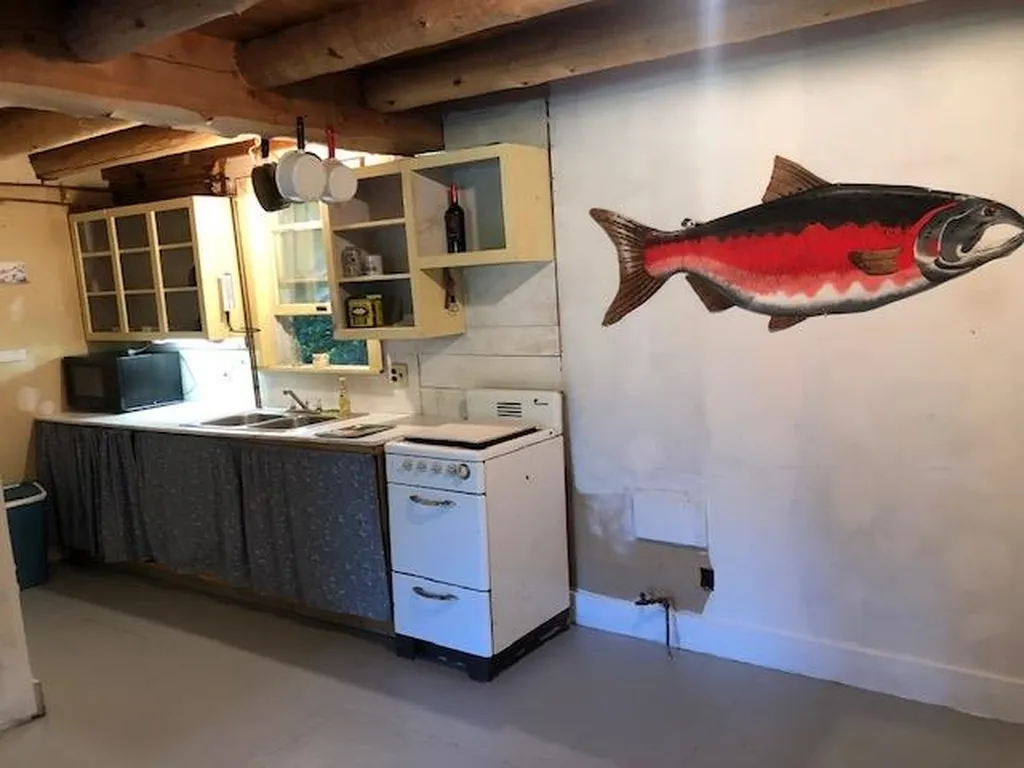 111 Peninsula Road Eden VT 95652