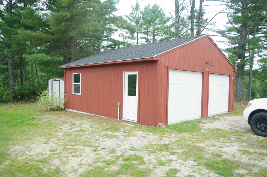 31 Courtland Drive Danbury NH 03230
