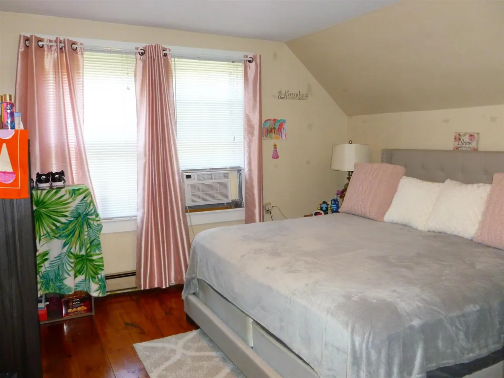 10 Brook Street Derry NH 03038