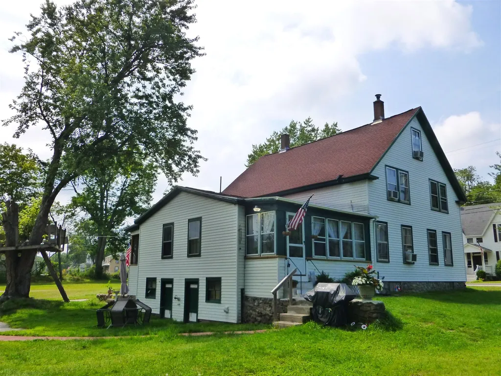 10 Brook Street Derry NH 03038