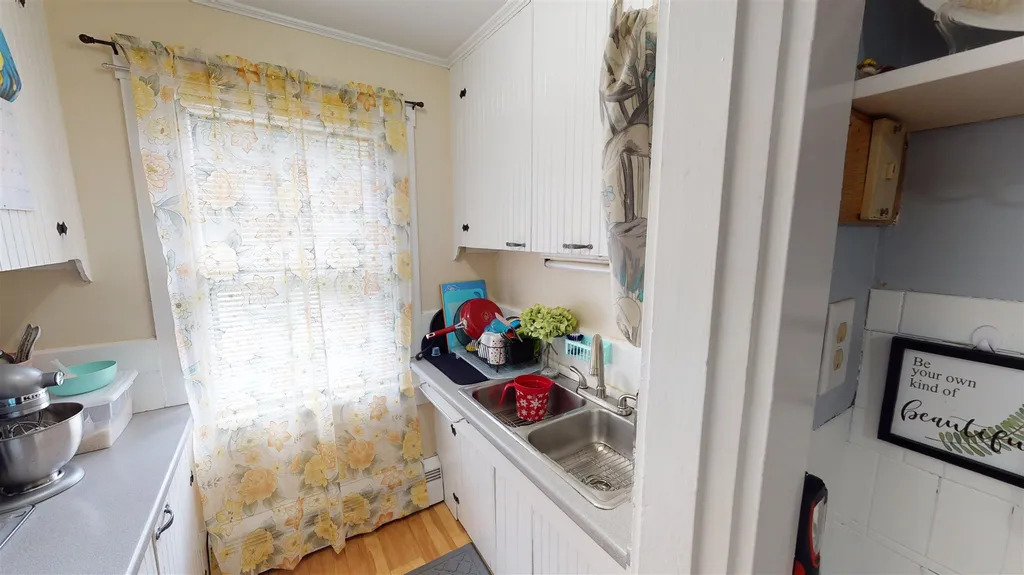 10 Brook Street Derry NH 03038