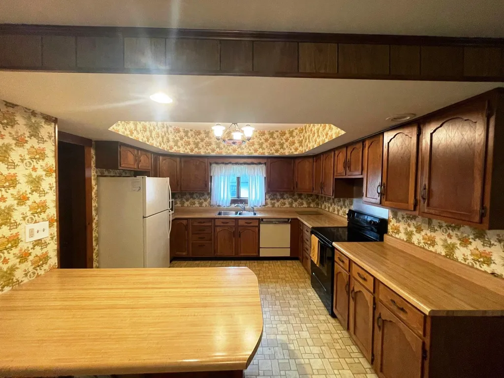 44 Cascadnac Avenue Hartford VT 05001