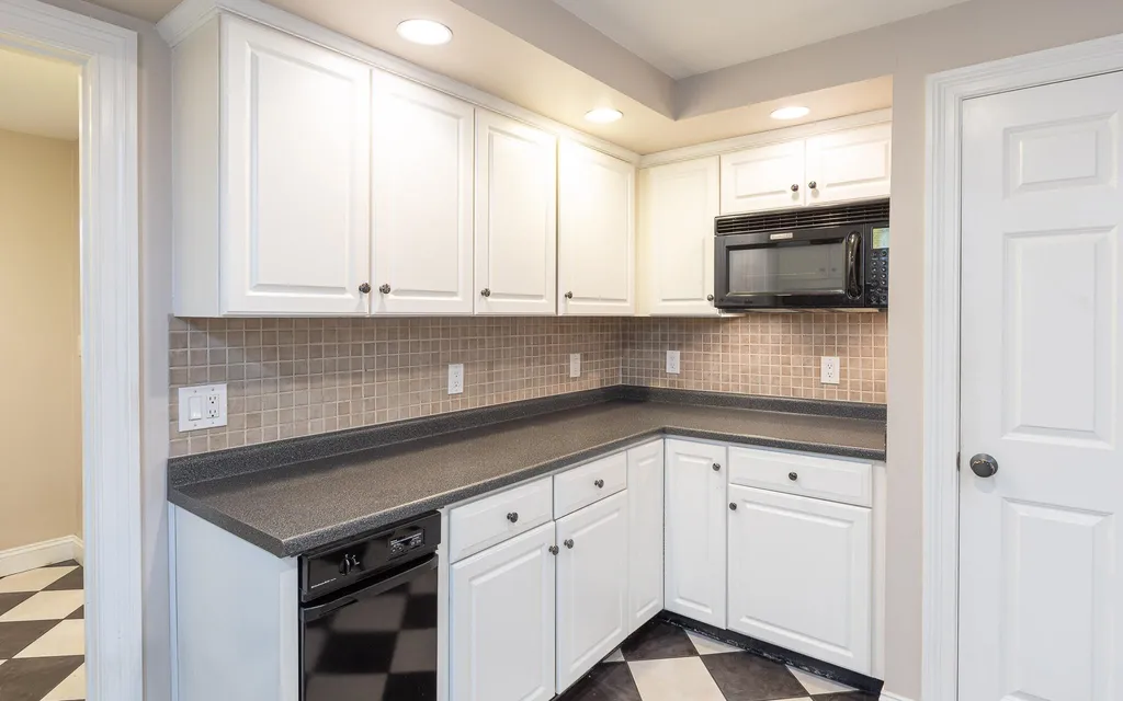 425-427 Elm Street Keene NH 03431
