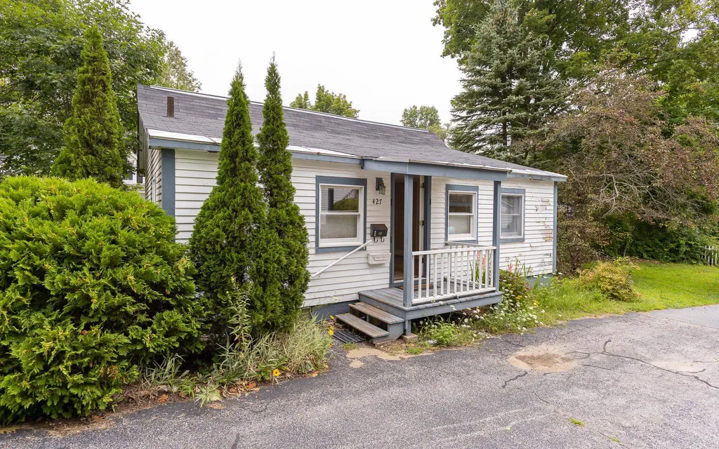 425-427 Elm Street Keene NH 03431