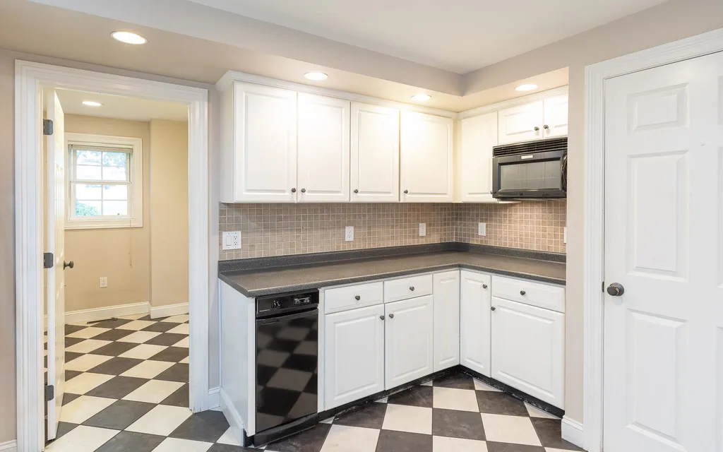 425-427 Elm Street Keene NH 03431