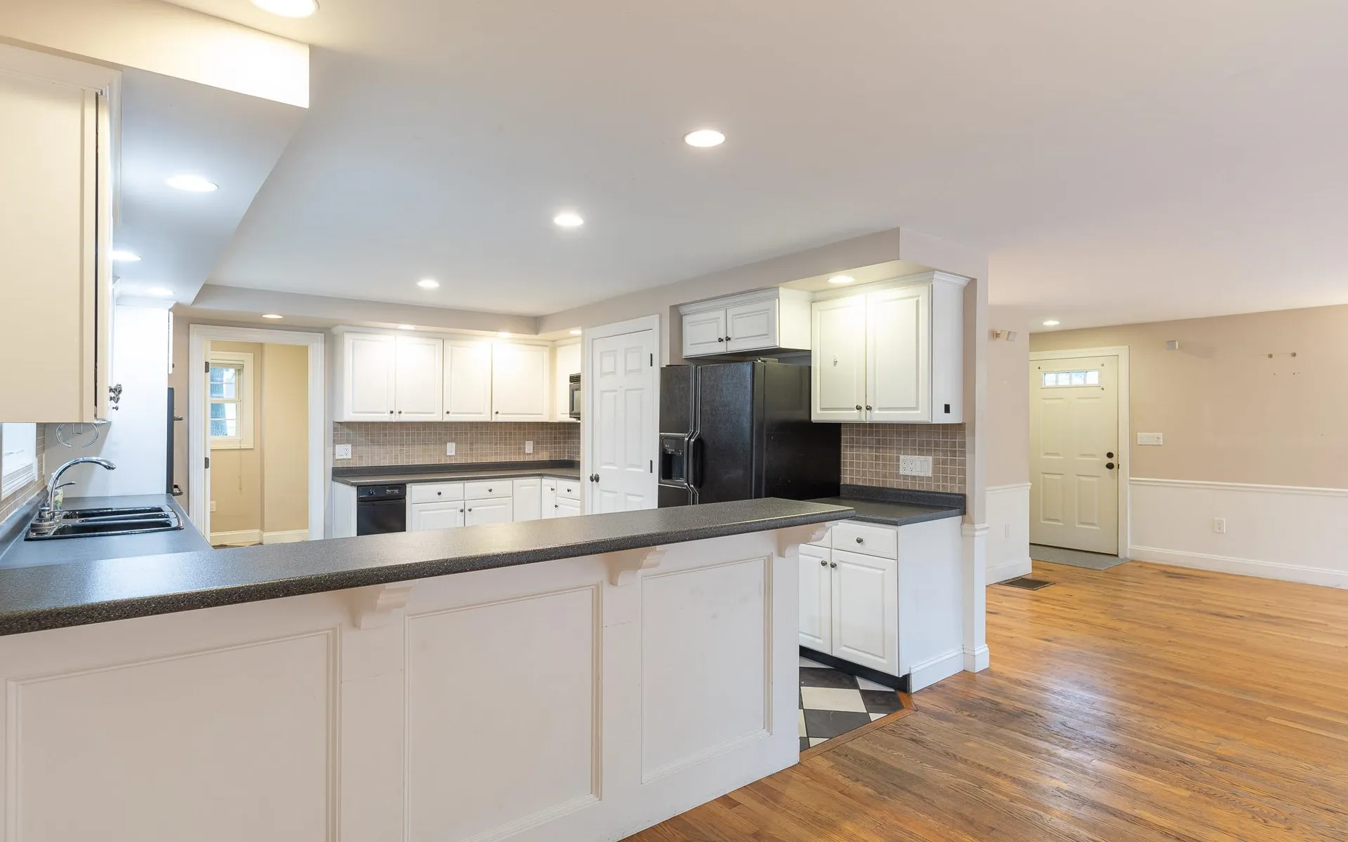 425-427 Elm Street Keene NH 03431
