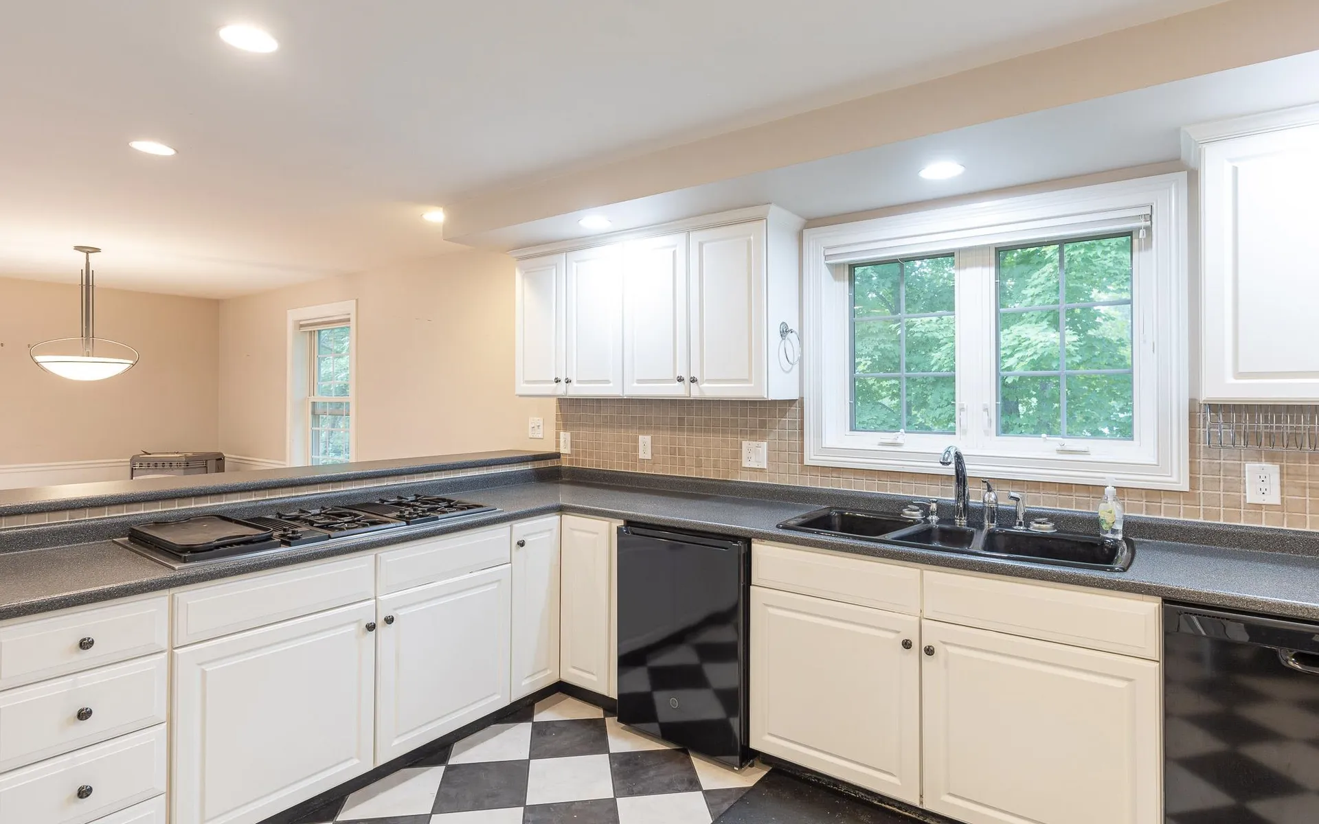 425-427 Elm Street Keene NH 03431