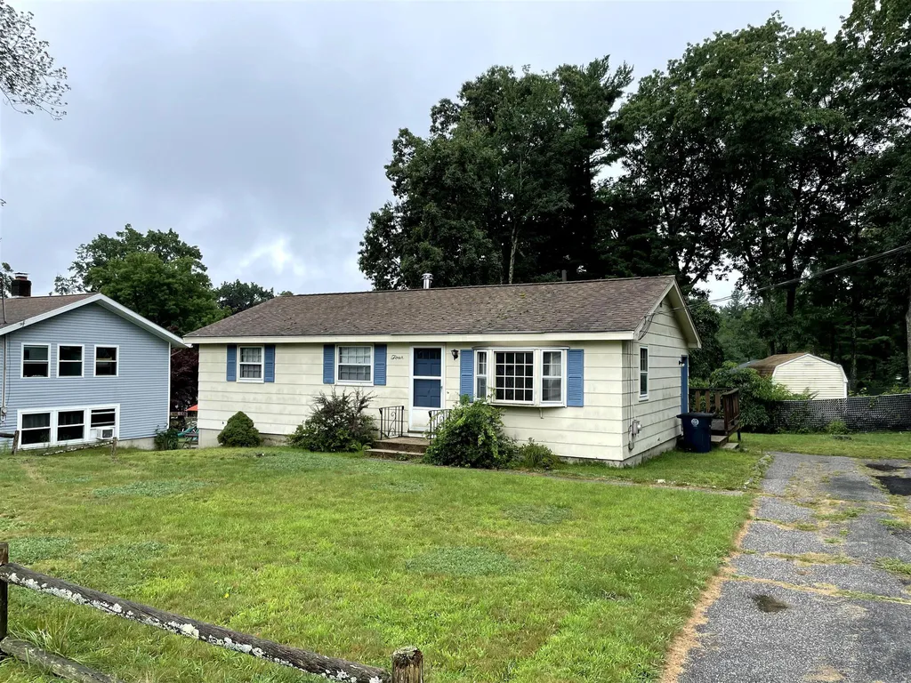 4 Carlisle Road Nashua NH 03062