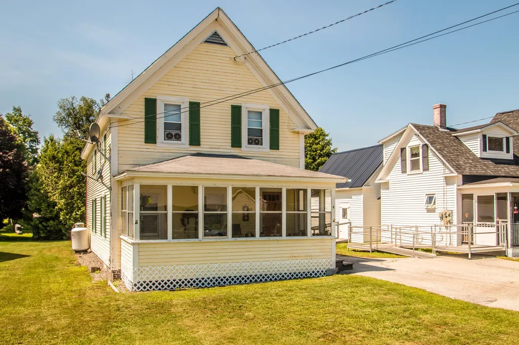 4 Foss Place Lancaster NH 03584