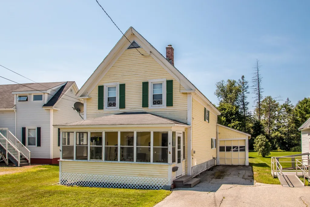 4 Foss Place Lancaster NH 03584