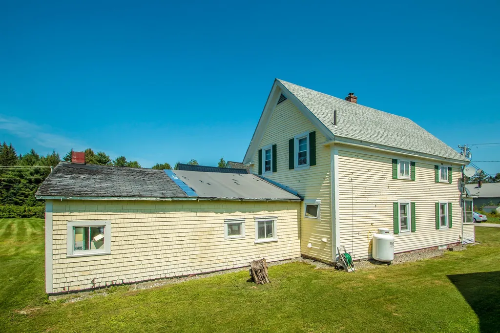 4 Foss Place Lancaster NH 03584