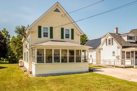 4 Foss Place Lancaster NH 03584