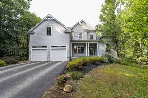 8 Briar Court Hooksett NH 03106