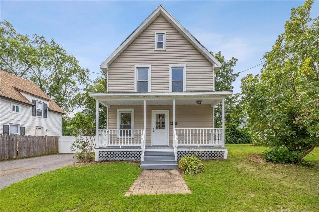 8 Desmarais Avenue Derry NH 03038