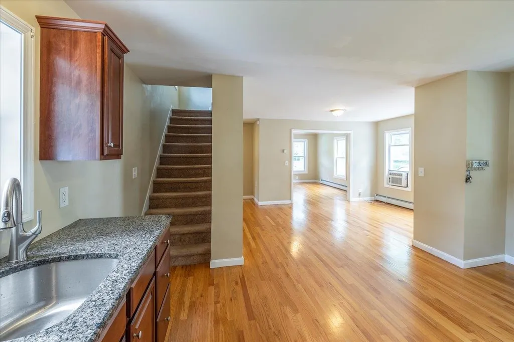 8 Desmarais Avenue Derry NH 03038