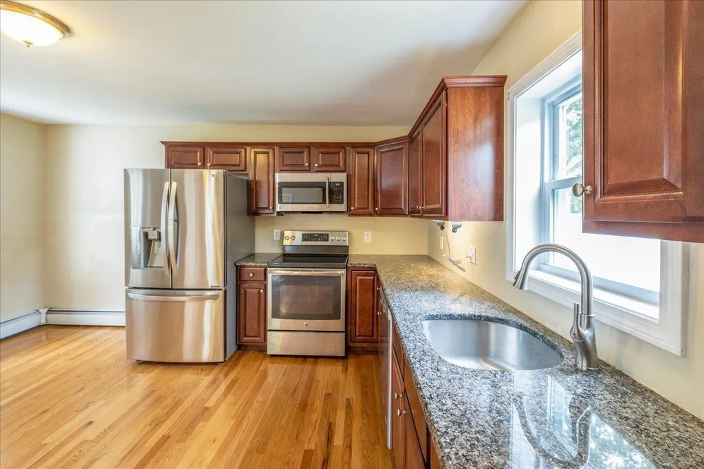 8 Desmarais Avenue Derry NH 03038