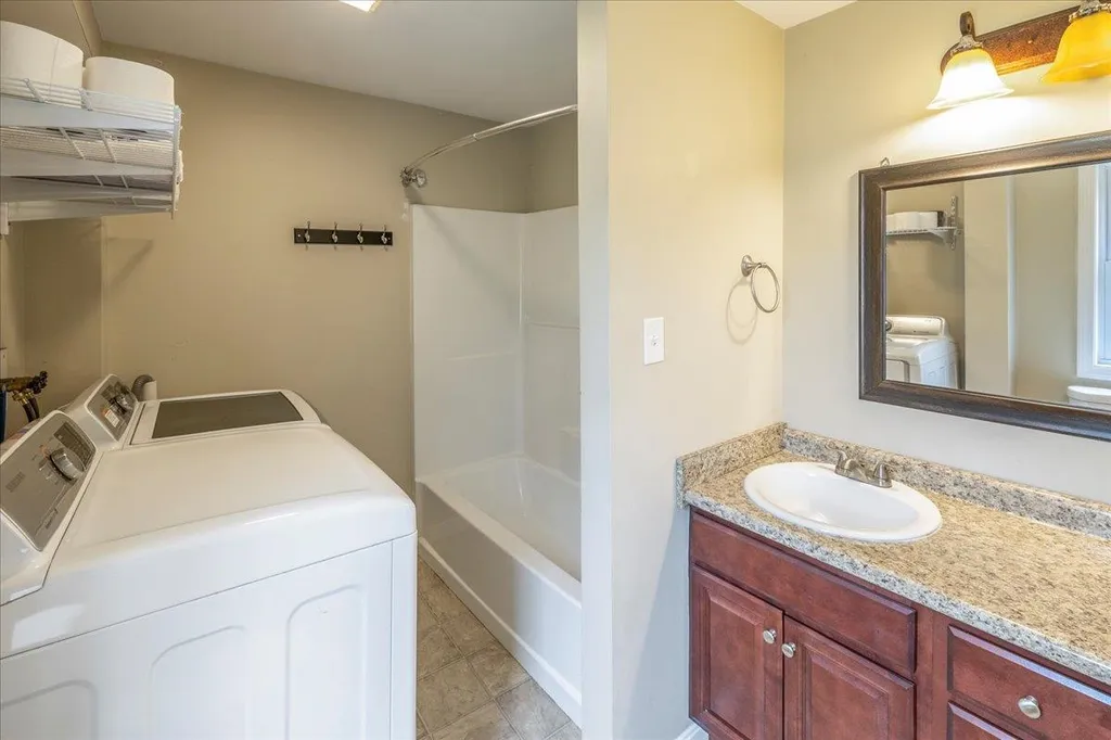 8 Desmarais Avenue Derry NH 03038