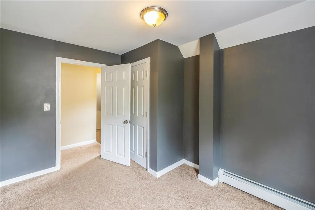 8 Desmarais Avenue Derry NH 03038