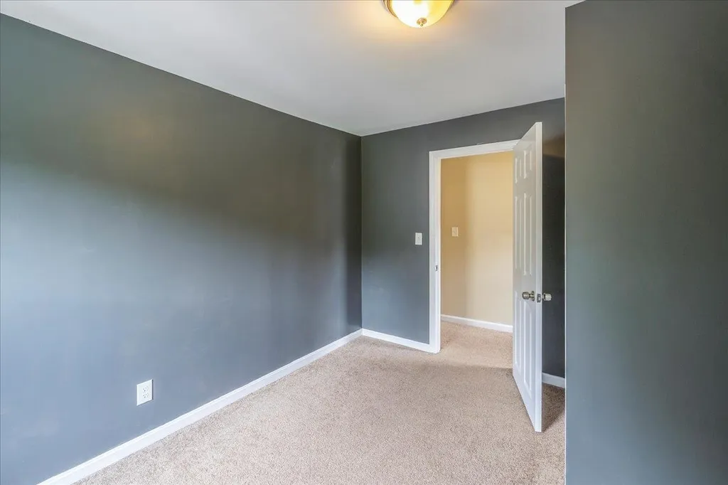 8 Desmarais Avenue Derry NH 03038