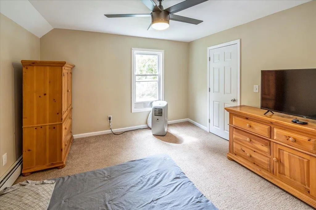 8 Desmarais Avenue Derry NH 03038