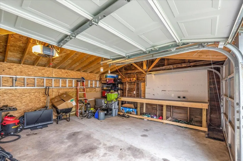 8 Desmarais Avenue Derry NH 03038