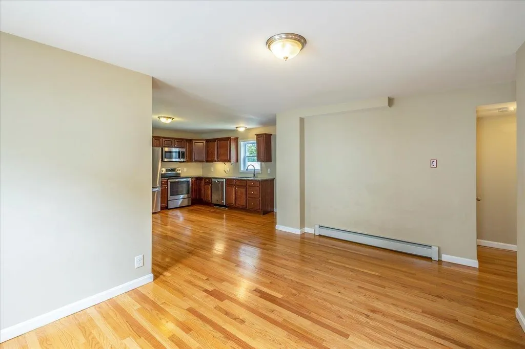 8 Desmarais Avenue Derry NH 03038