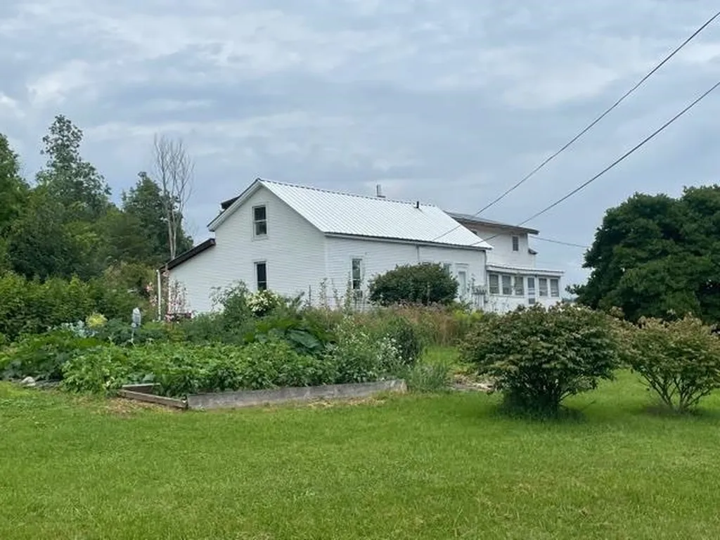 937 Middlebrook Road Ferrisburgh VT 05456