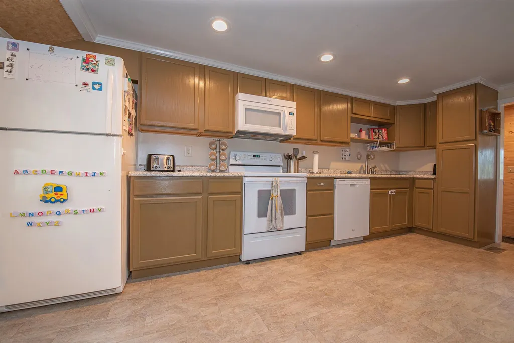 104 Cass Mill Road Hill NH 03243