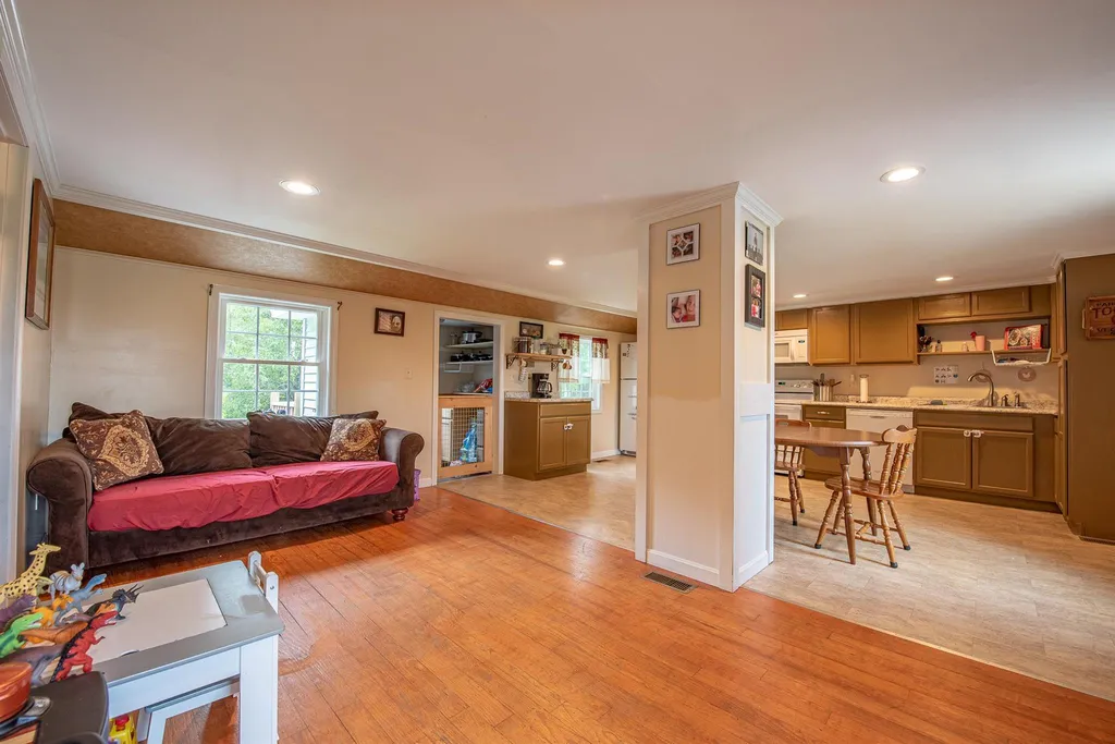 104 Cass Mill Road Hill NH 03243