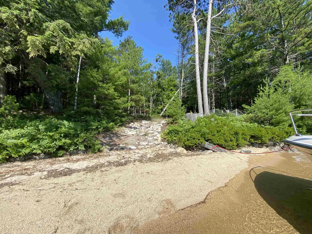 Lot I03, 15a-b Bear Island Meredith NH 03253