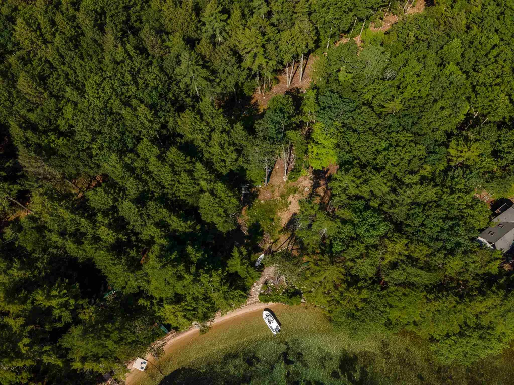Lot I03, 15a-b Bear Island Meredith NH 03253