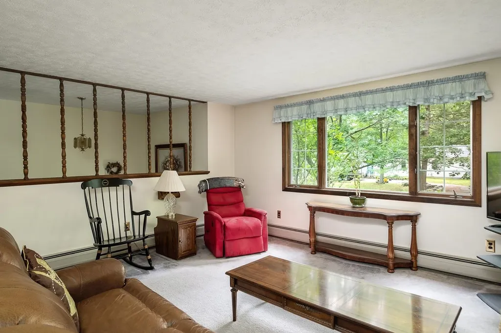 10 Pinecrest Drive Eliot ME 03903