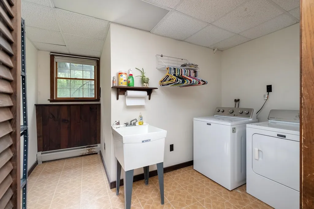 10 Pinecrest Drive Eliot ME 03903