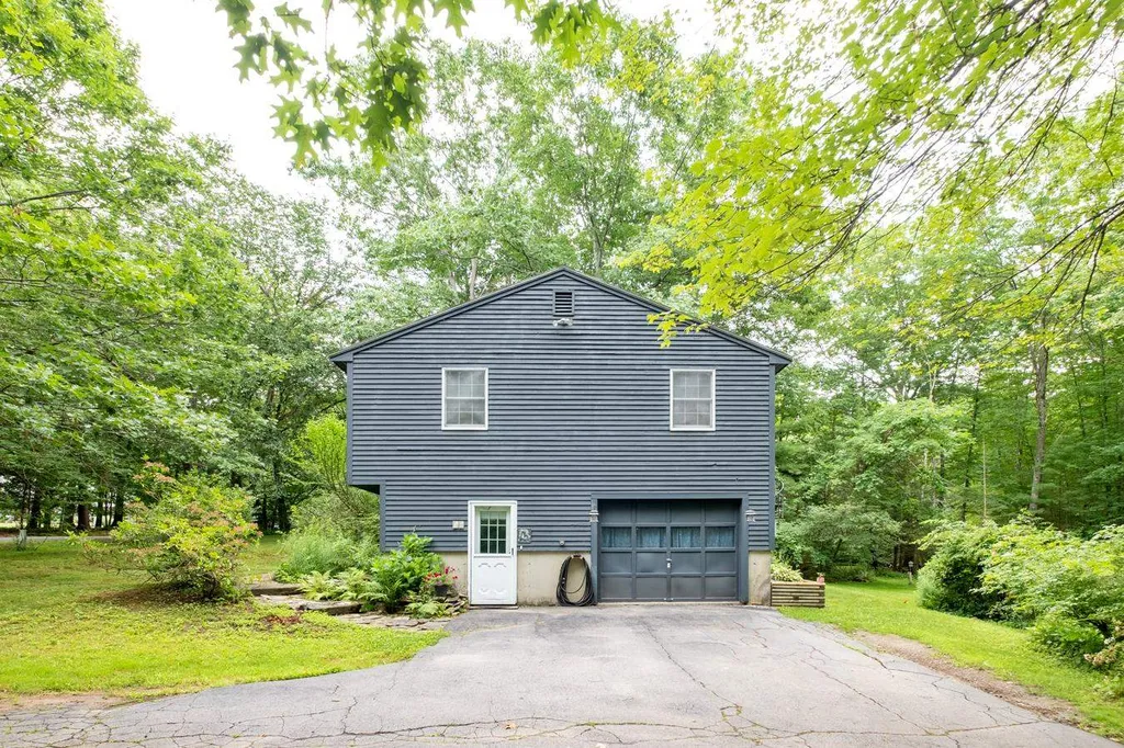 10 Pinecrest Drive Eliot ME 03903