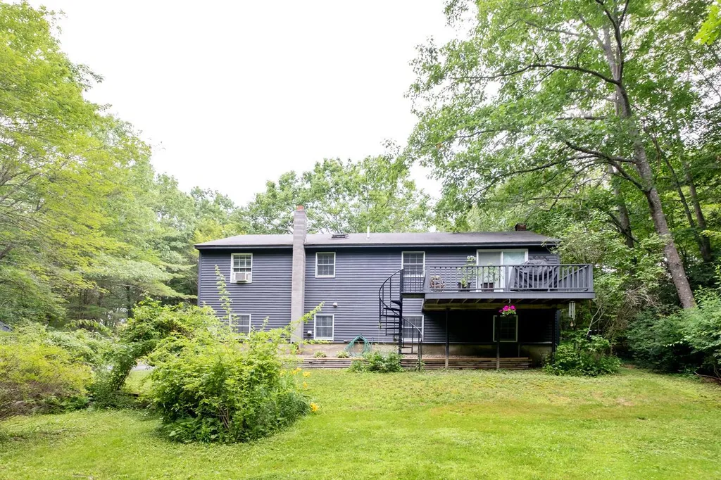 10 Pinecrest Drive Eliot ME 03903