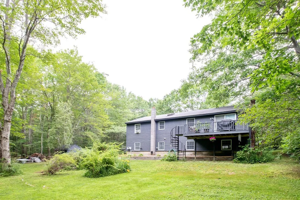 10 Pinecrest Drive Eliot ME 03903