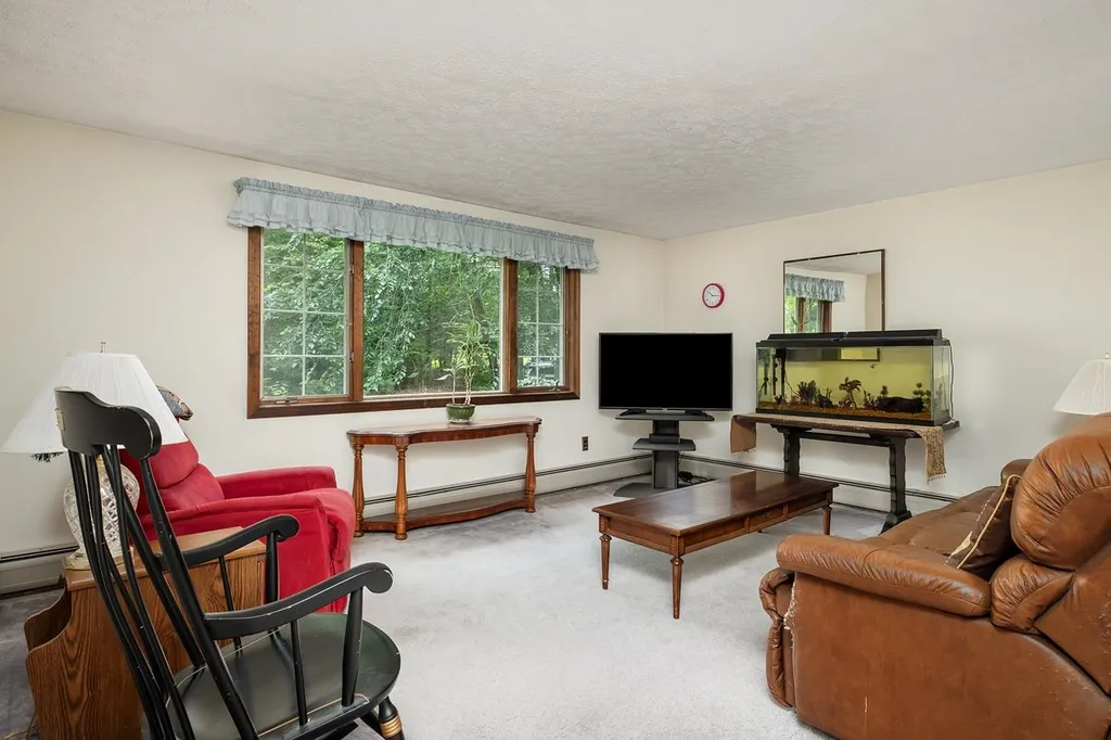 10 Pinecrest Drive Eliot ME 03903