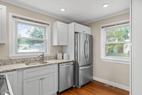 6 Elwyn Road Portsmouth NH 03801