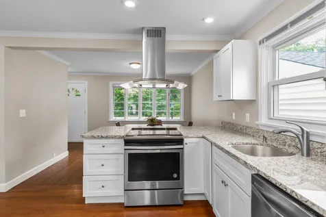 6 Elwyn Road Portsmouth NH 03801
