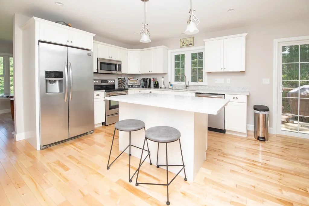 168 Aikey Lane Colchester VT 05446