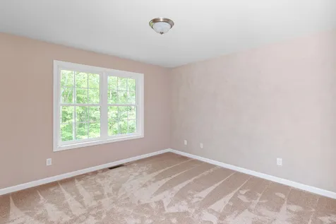 57 Fielding Lane South Burlington VT 05403