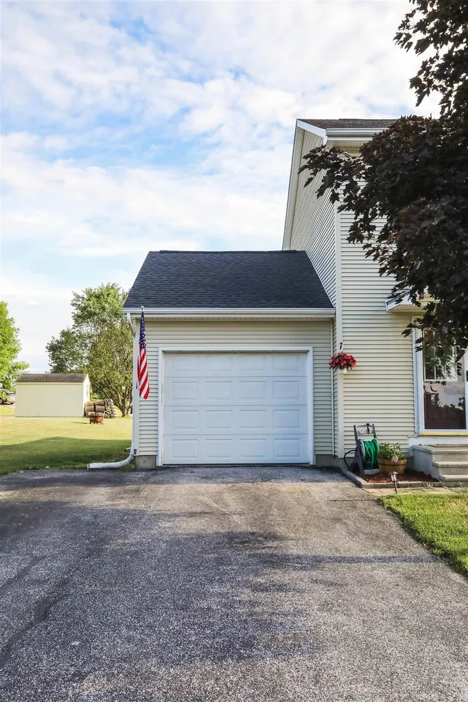 27 Hunting Ridge Lane Milton VT 05468