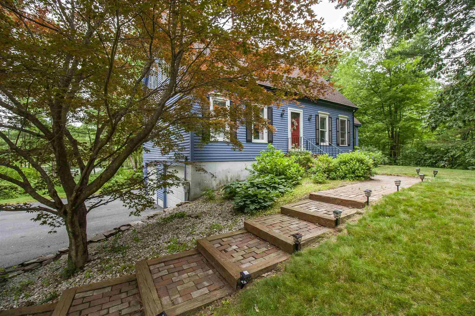 14 Village Brook Lane Derry NH 03038